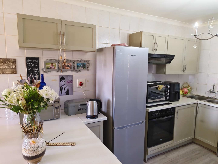To Let 2 Bedroom Property for Rent in Sonstraal Heights Western Cape